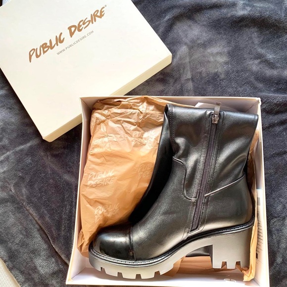 Public Desire - Black Fletch Boots - Picture 3 of 3